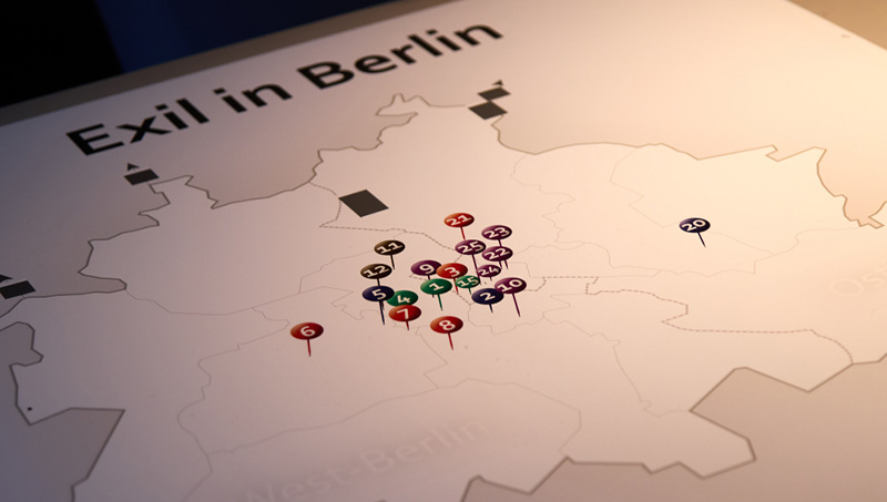 Die Infografik “Exil in Berlin” visualisiert wichtige Orte für die Südafrikanischen Exilant*innen in Ost- und West-Berlin  © HTW Berlin / Arianna Giusti-Hanza