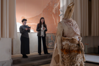 Eröffnungsrede von Mariana Reinhardt und Yana Miethke. © HTW Berlin / Julian Kistler