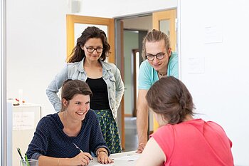 Die Studienordnung enthält viele Übungen und Zeit für selbständiges Lernen und Teamarbeit. © HTW Berlin / Marco Ruhlig
