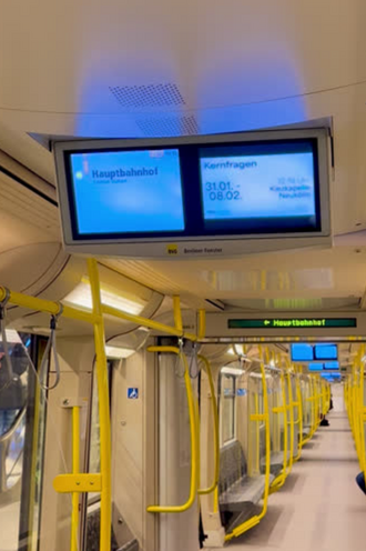 Werbung in der U-Bahn und auf der Straße. © HTW Berlin/ Maike Frick