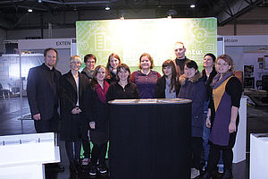 Das MUTEC-Team vor dem Messestand. © HTW Berlin / Tobias Nettke