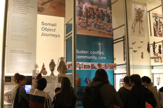 Decolonial Walk im British Museum zum inhaltlichen Einstieg in die London-Exkursion 2026. © HTW Berlin/ Tobias Nettke