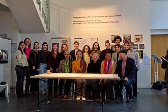 Die Masterstudierenden und die Projektleitung um Philippa Ebéné.  © HTW Berlin / Arianna Giusti-Hanza