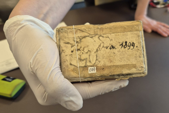 Die Verpackung der Traubenkerne © HTW Berlin/ Catherine Grabowski