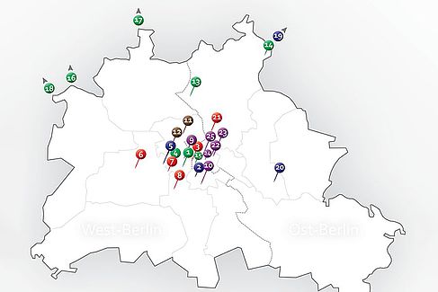 Exile in Berlin. Ausschnitt aus der Infografik mit Ost-West-Berlin-Karte in der Ausstellung.