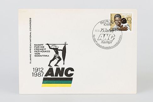 Ausstellungsobjekt: Briefumschlag “75 Jahre African National Congress”, 1987.
