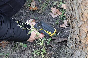 Temperaturmessung beim Workshop am 18.11.2025. © HTW Berlin/ Daniel Puster