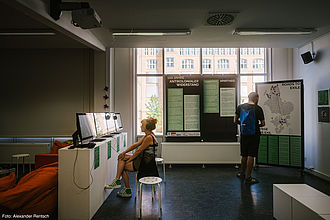 Präsentation des Ausstellungskonzepts von "The Struggle" bei der Werkschau 2024. © HTW Berlin / Alexander Rentsch